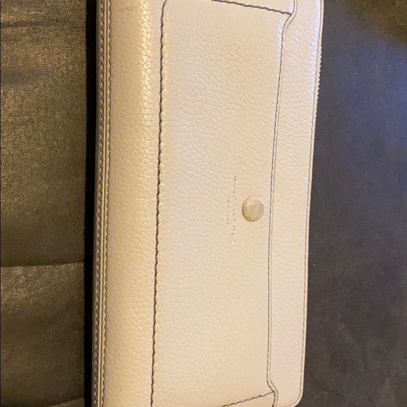 Marc‎ Jacobs Large Zippered Wallet - Picture 2 of 4